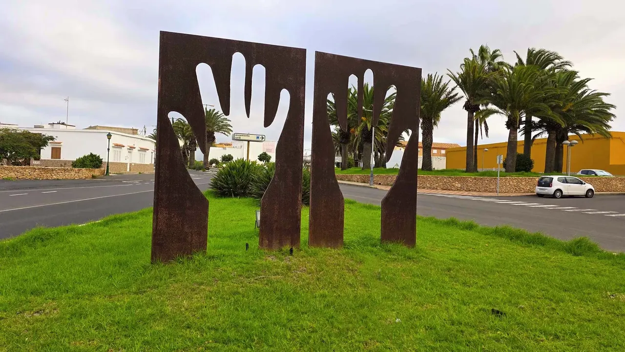 Sculpture des Mains — Antigua