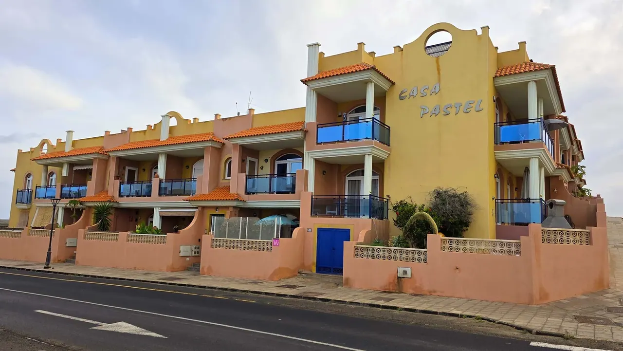 Maison Pastel — El Cotillo