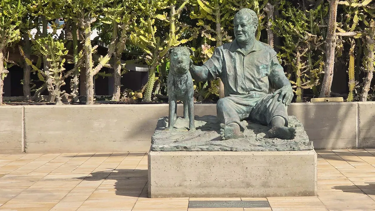 Statue de Willy Brandt — Morro Jable