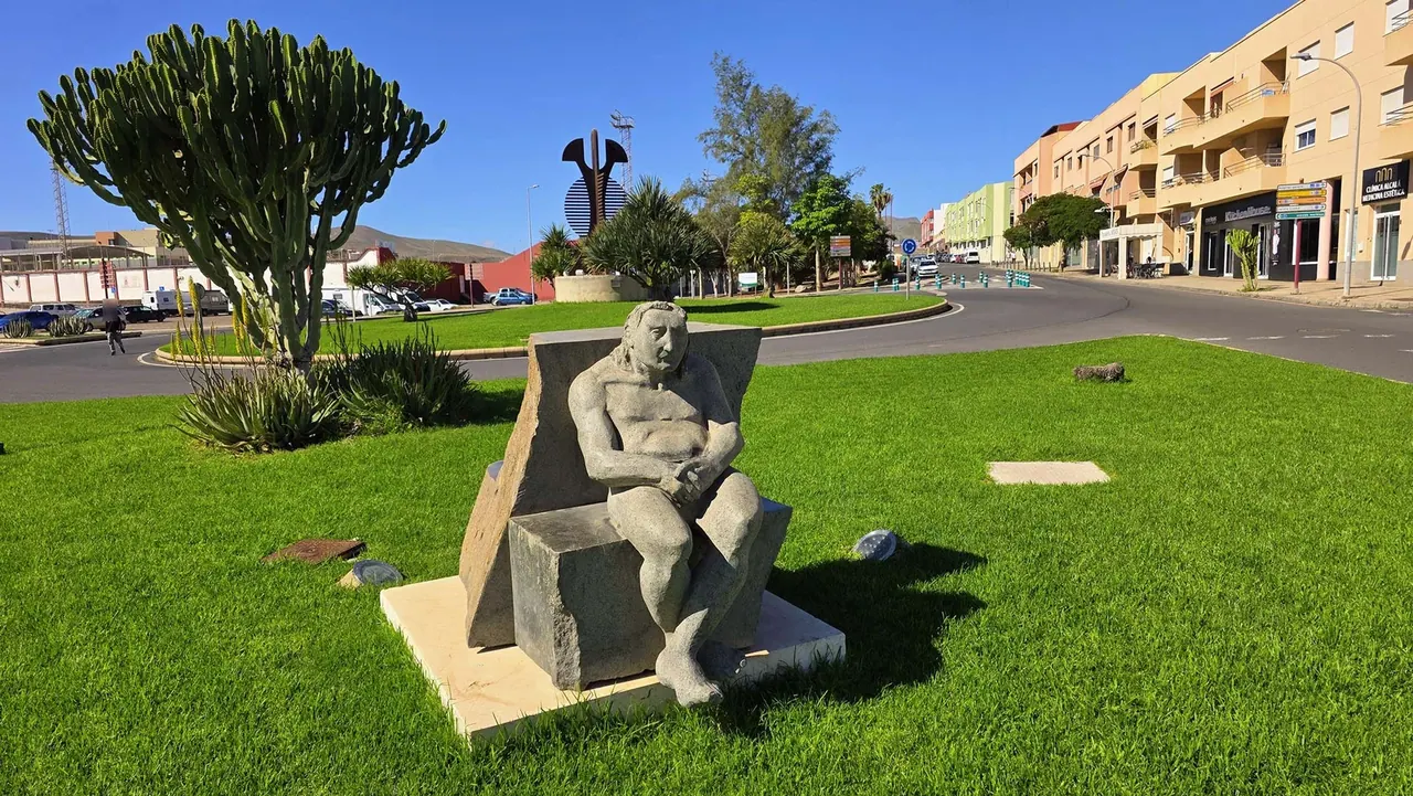 Le Penseur — Puerto del Rosario