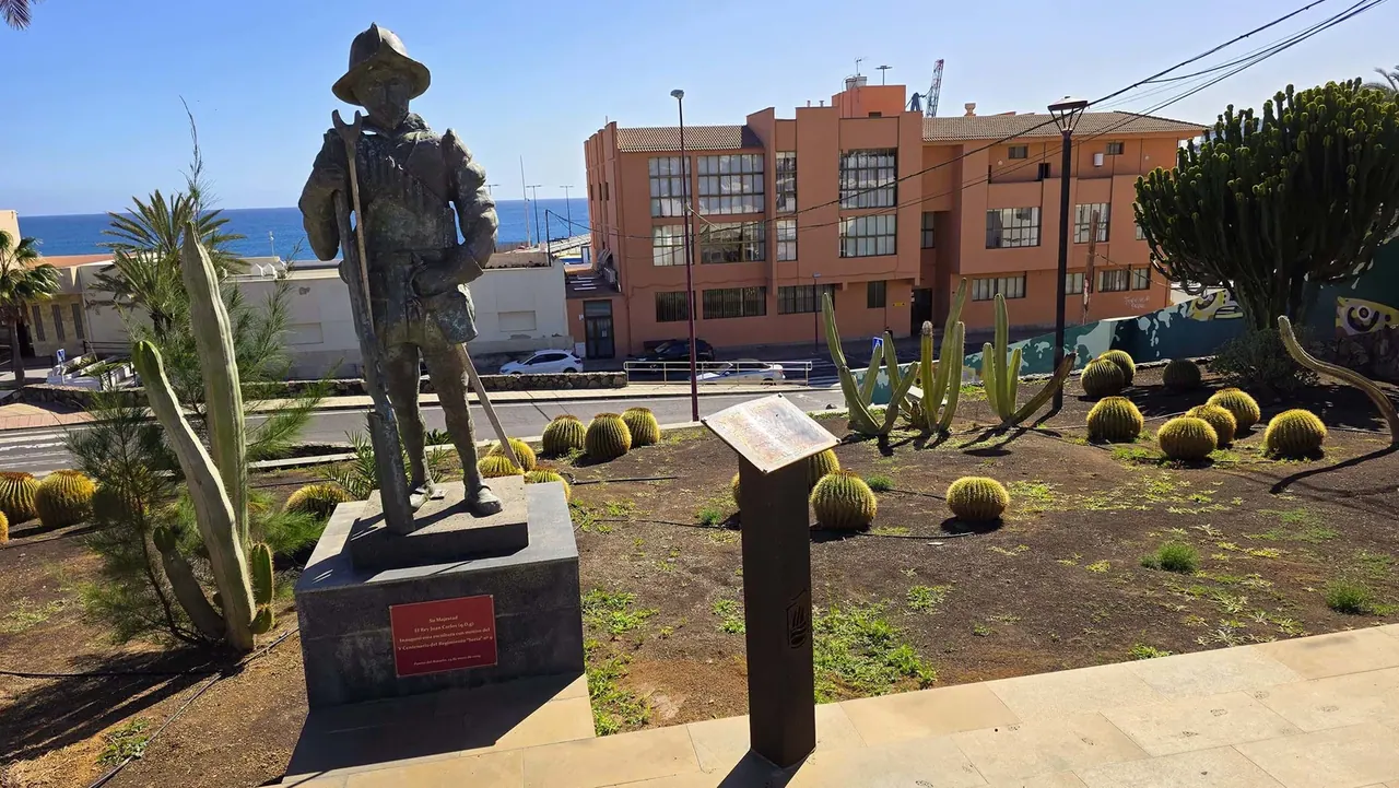 Sculpture d’Eduardo Junco — Puerto del Rosario