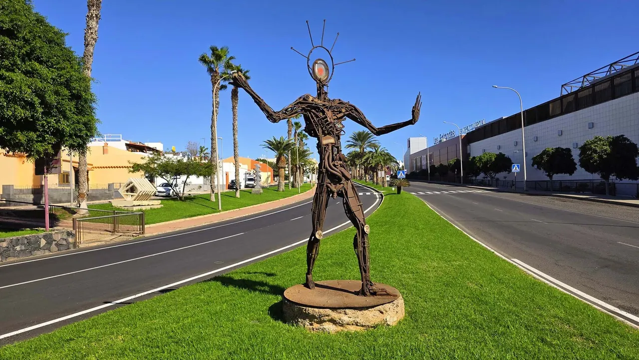 Figure métallique — Puerto del Rosario