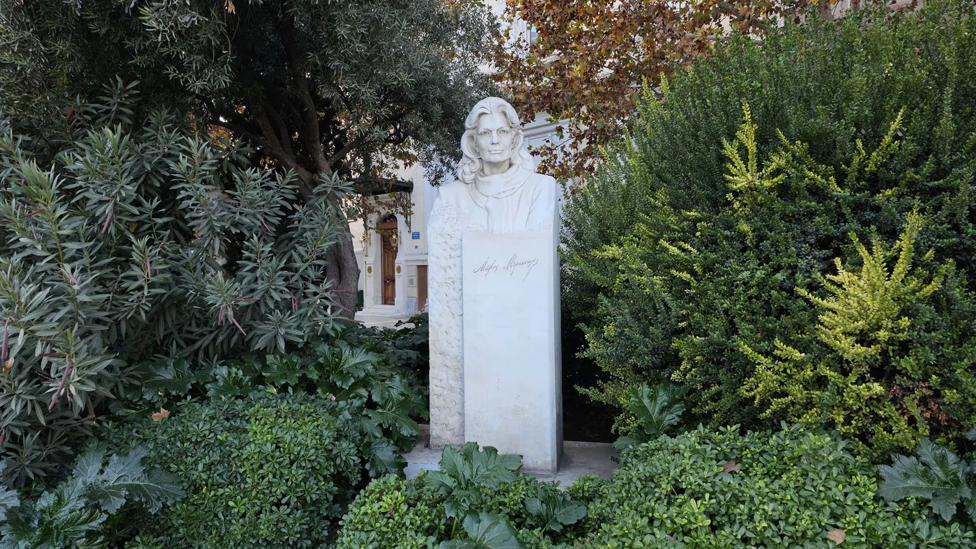 Buste de Melina Mercouri — Athènes