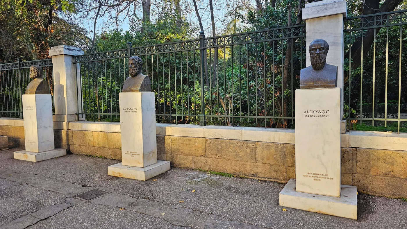 Bustes de poètes tragiques - Sophocle, Eschyle, Euripide — Athènes