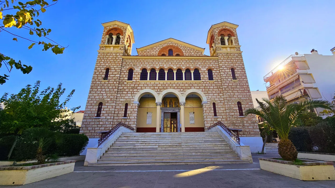 Église des Trois Saints Hiérarques à Petralona — Athènes