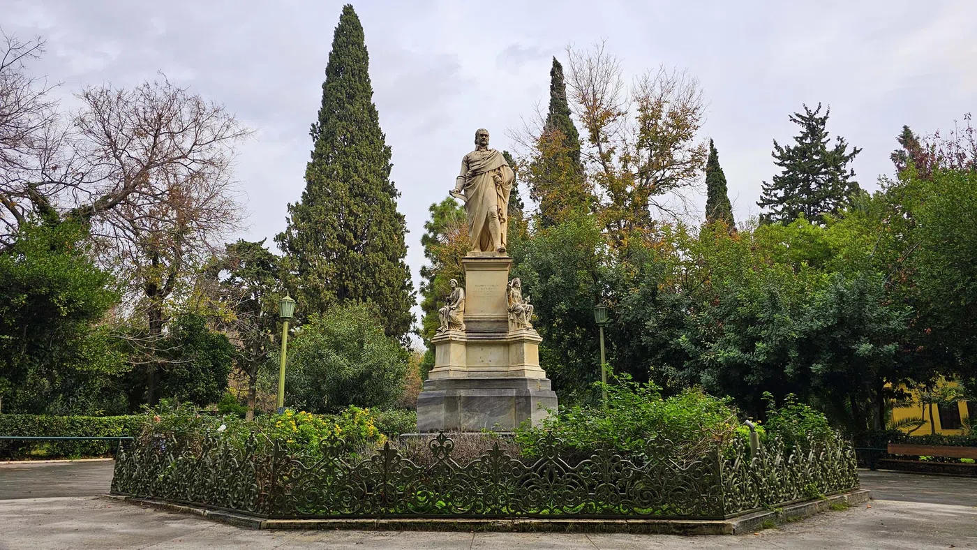 Statue d’Ioannis Varvakis — Athènes