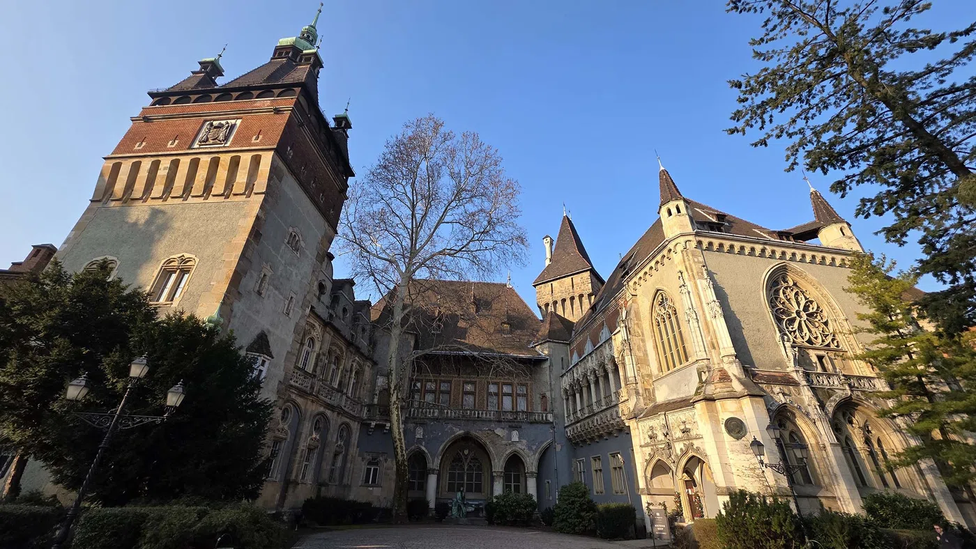 Az Apostolok tornya — Budapest