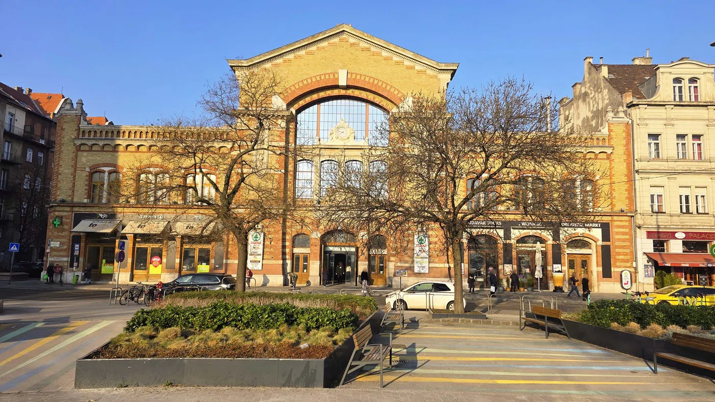 Batthyany ter Market — Budapest