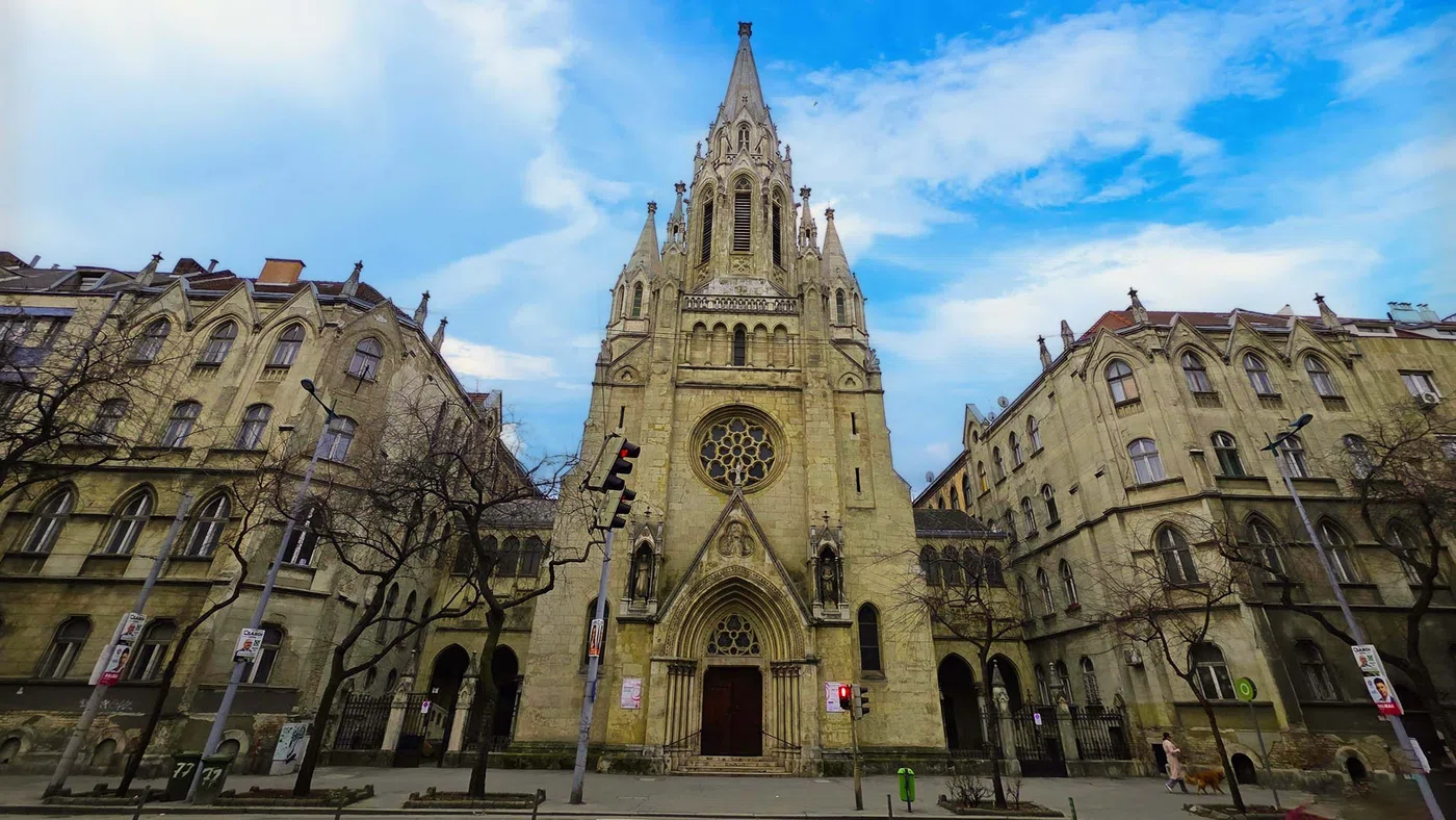 Budapesti Örökimádás Oltáriszentség templom — Budapest