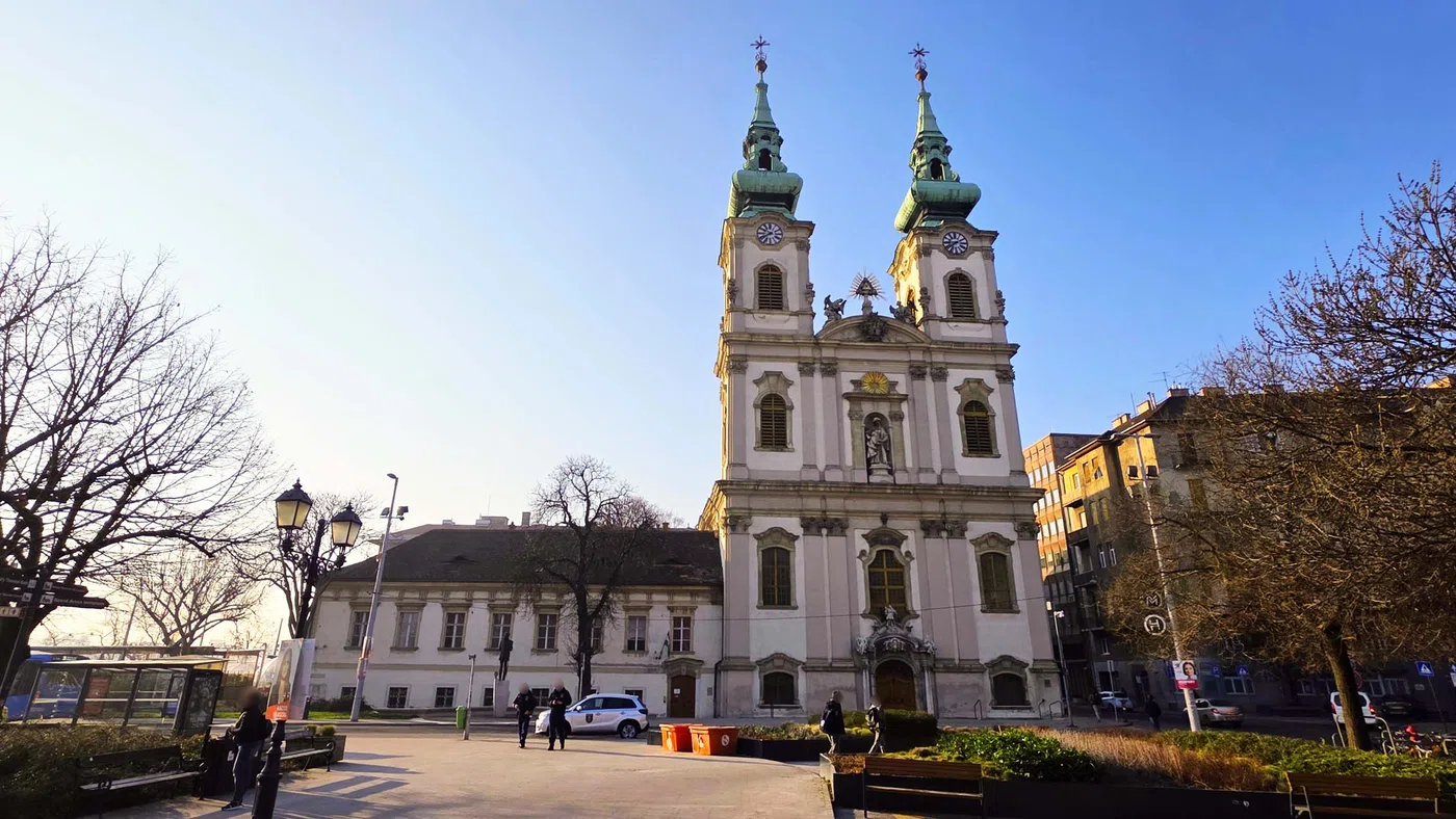 Église paroissiale Sainte-Anne de Felsővíziváros — Budapest