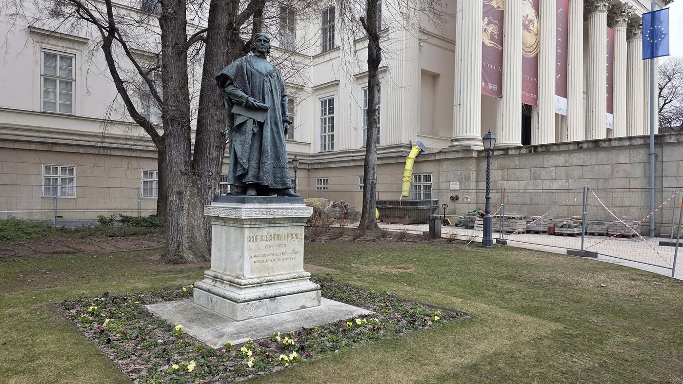 Statue du Comte Ferenc Széchenyi — Budapest