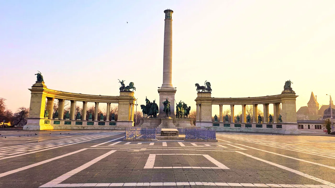 La place des Héros — Budapest