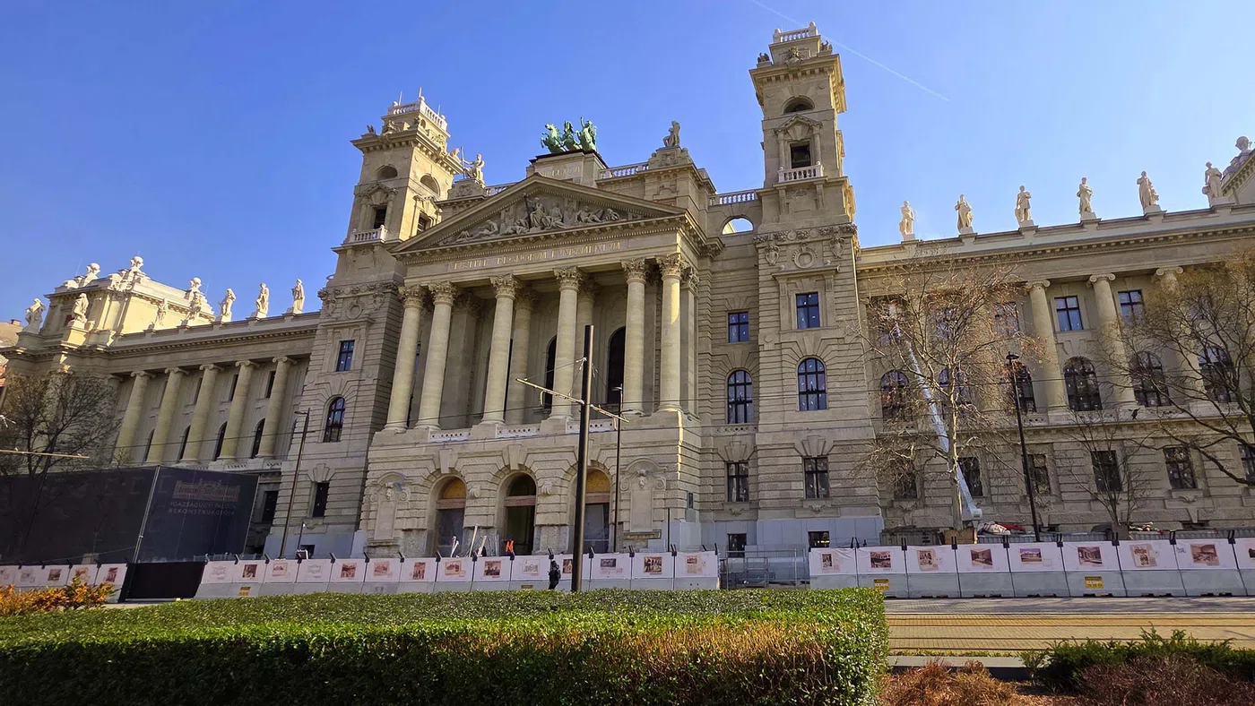 Palais de Justice — Budapest