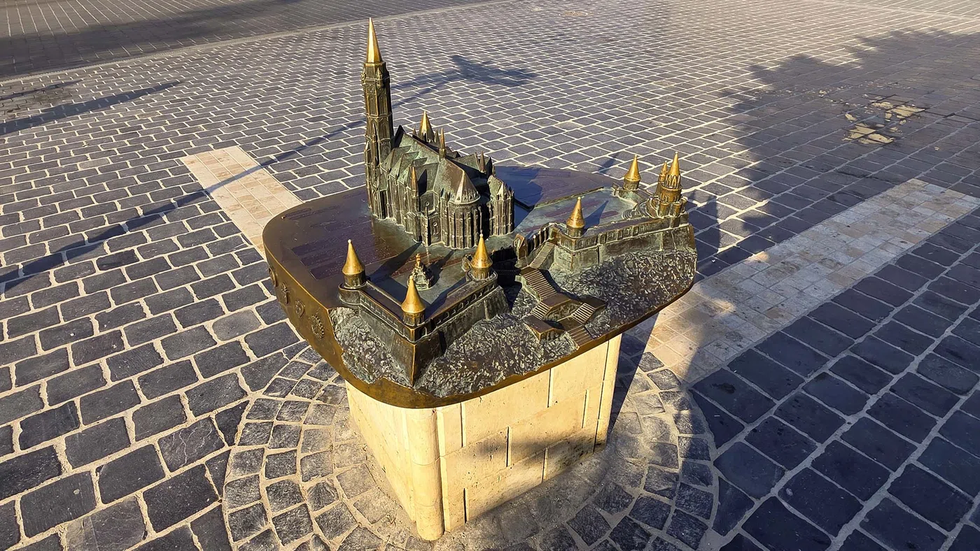 Mátyás templom és környéke — Budapest