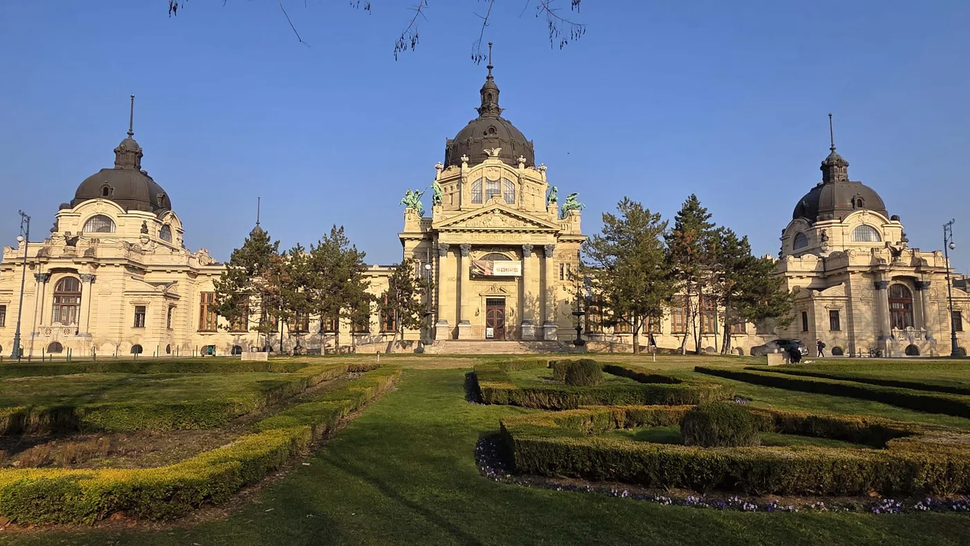 Parc des thermes Széchenyi — Budapest