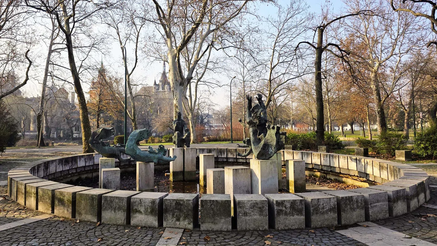 Fontaine des Sirènes — Budapest