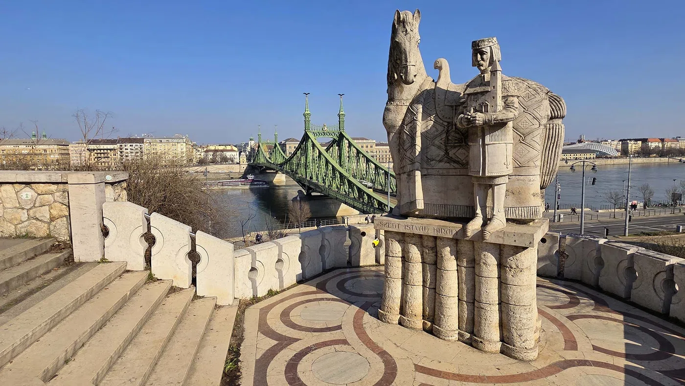 Szent István király emlékműve — Budapest
