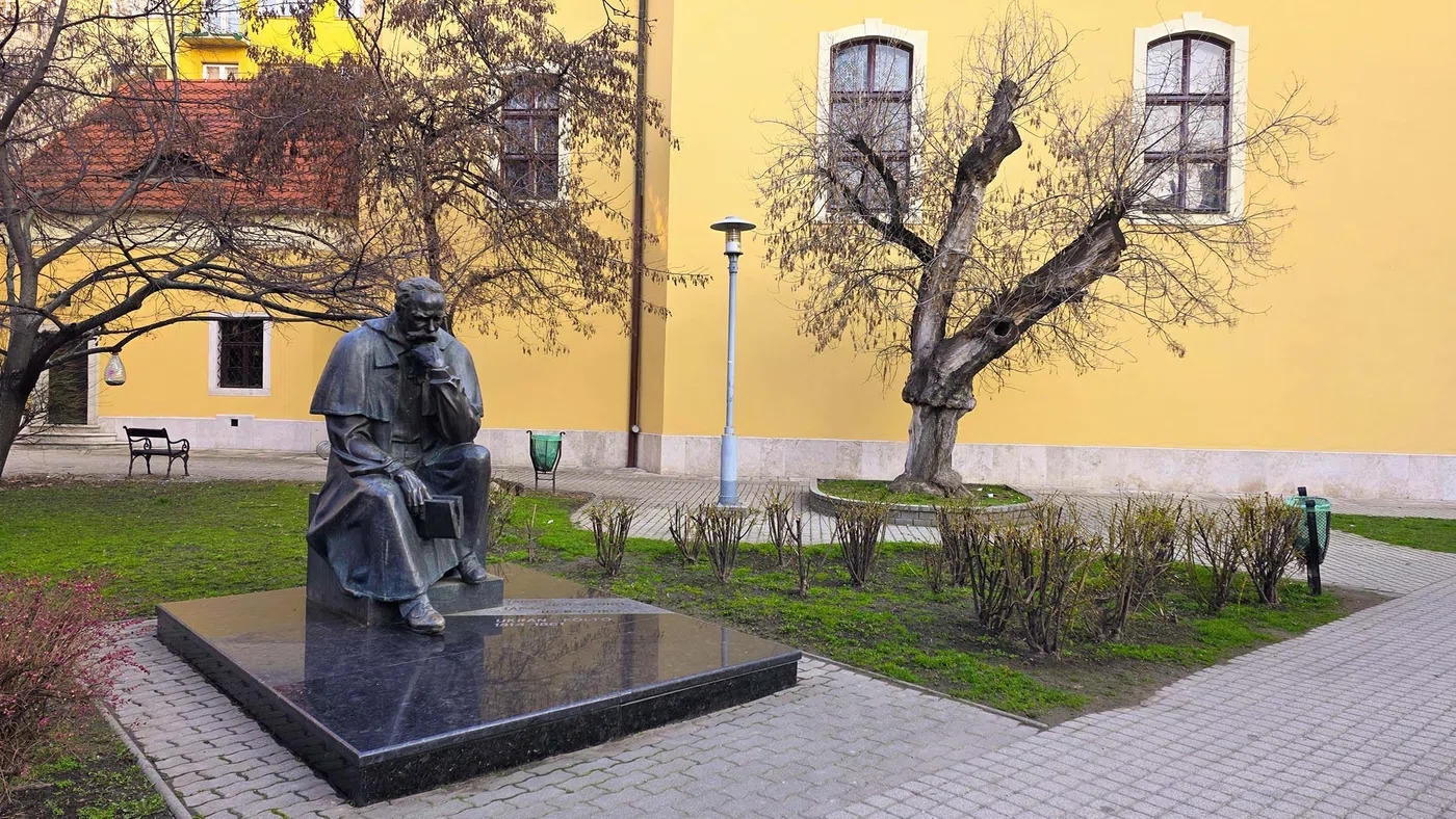 Monument à Taras Chevtchenko — Budapest