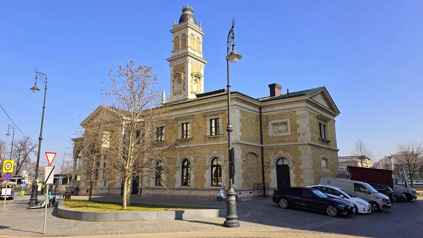 Várkert kioszk — Budapest