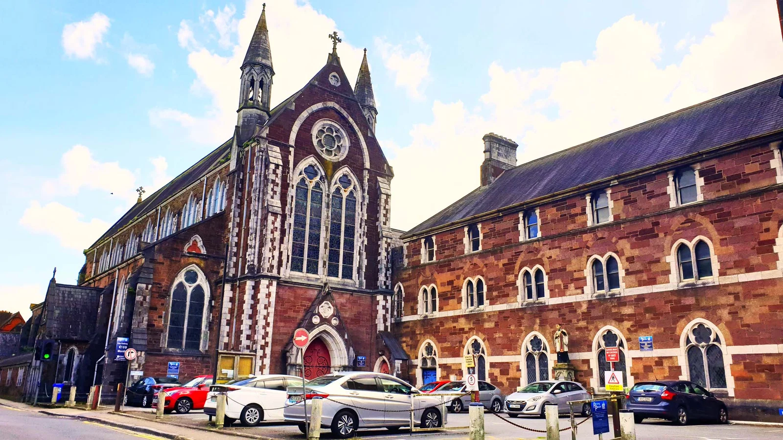 Saint Vincent — église et presbytère — Cork