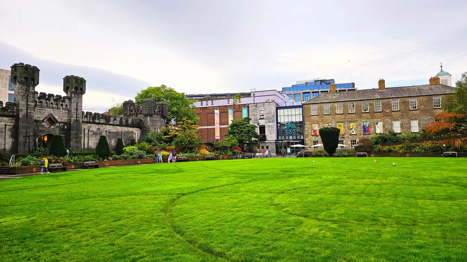 Dubh Linn Garden — Dublin