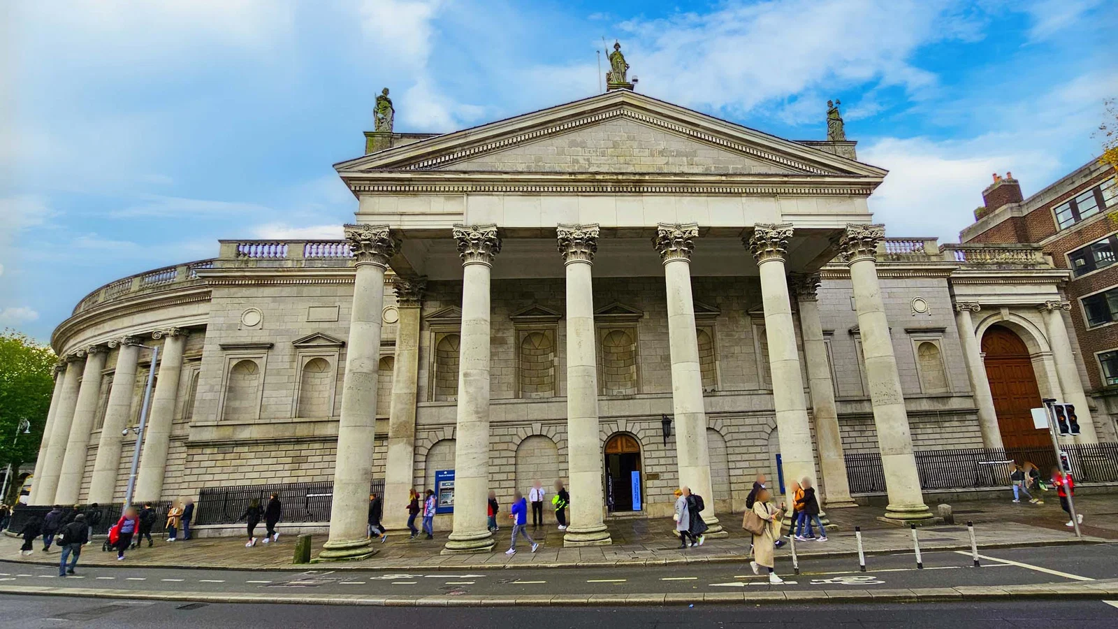 Ancien Parlement — College Green — Dublin