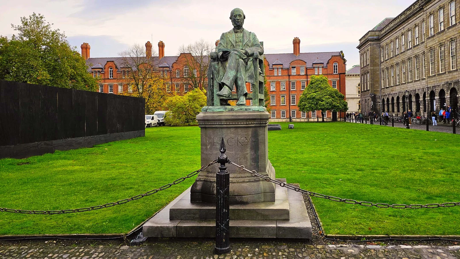 Monument à William Lecky — Dublin