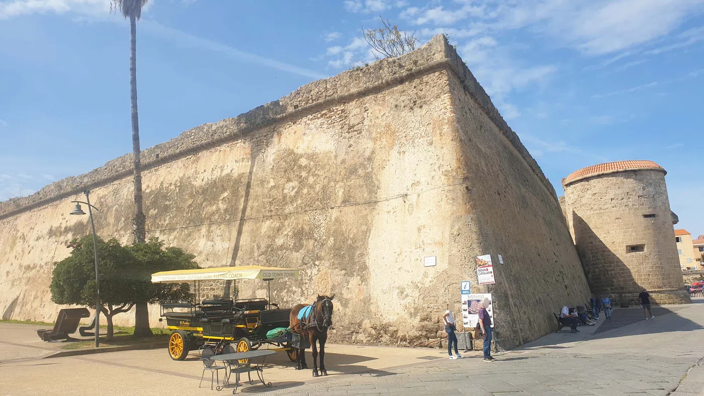 Muraille de la vieille ville — Alghero