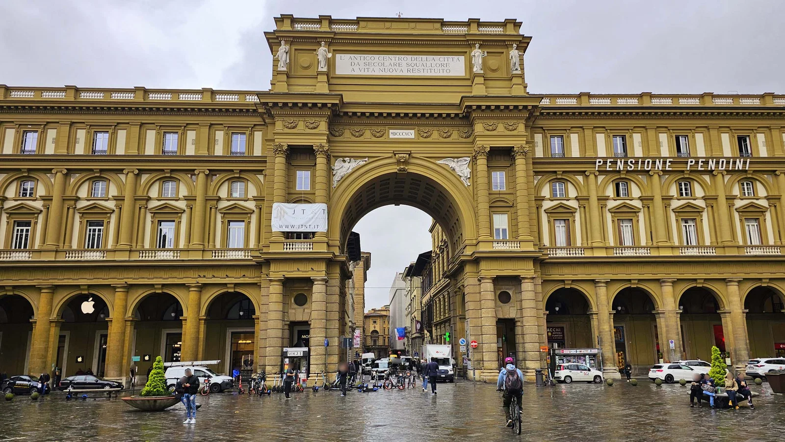 Grand arc de la place de la République — Florence
