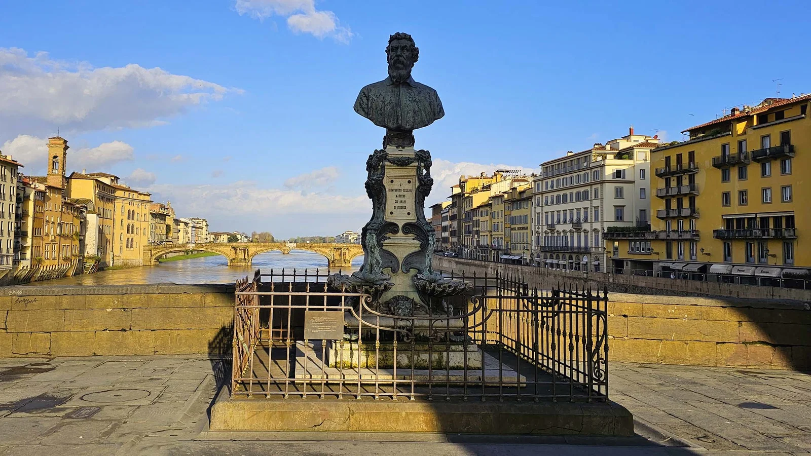Monument à Benvenuto Cellini — Florence