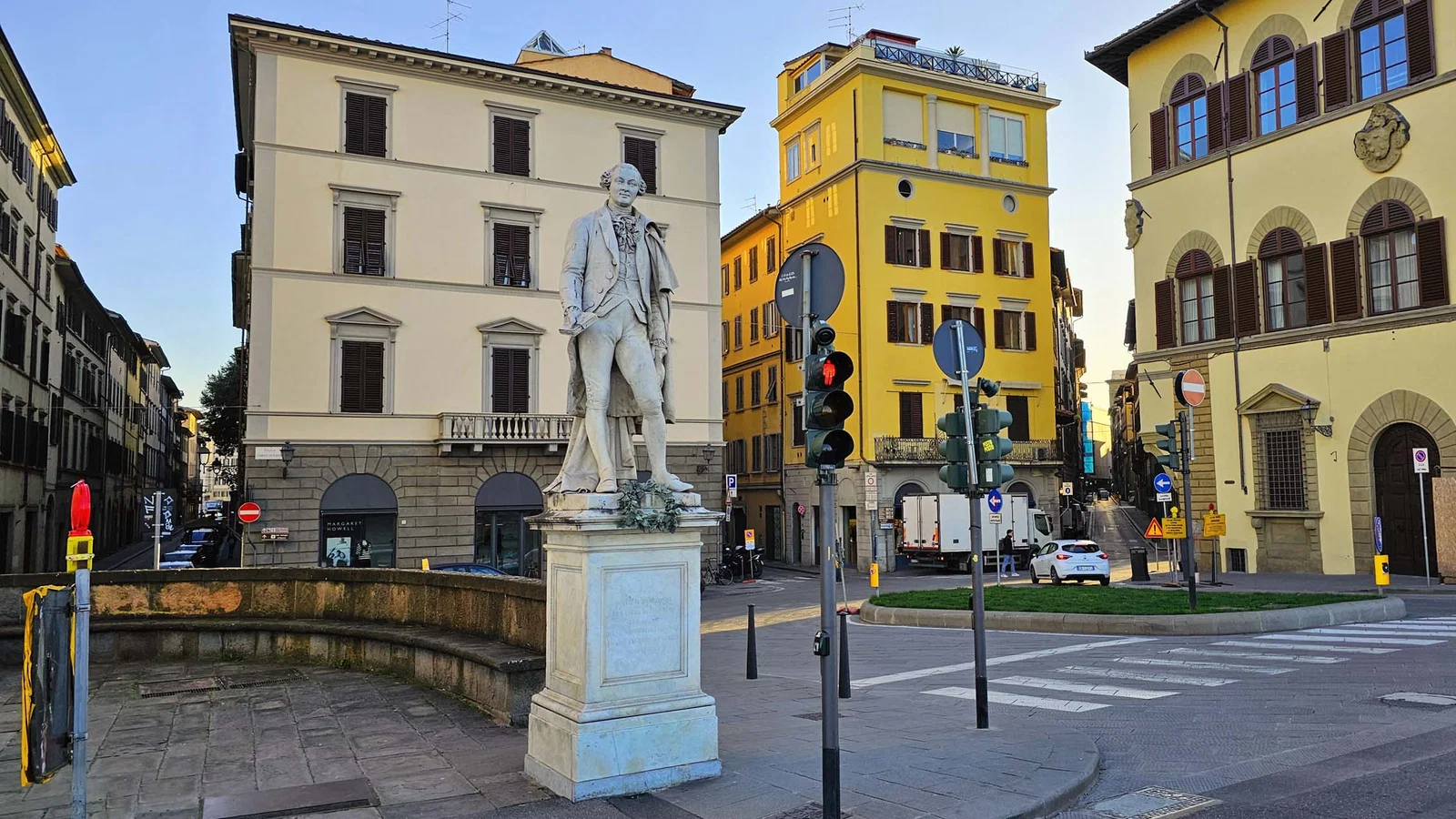 Monument à Carlo Goldoni — Florence