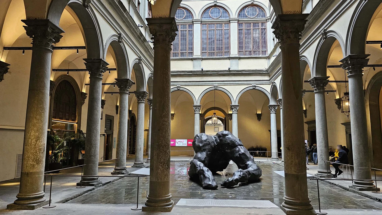 Palais Strozzi — Florence