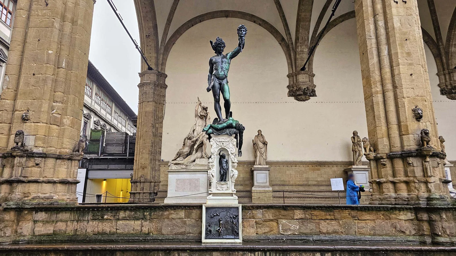 Persée tenant la tête de Méduse — Florence