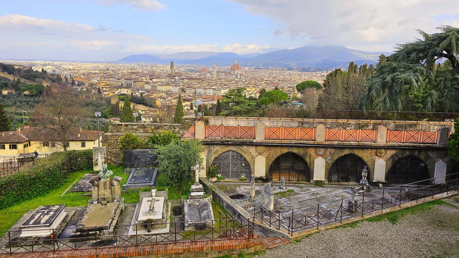 Tombe de Giovanni Spadolini — Florence