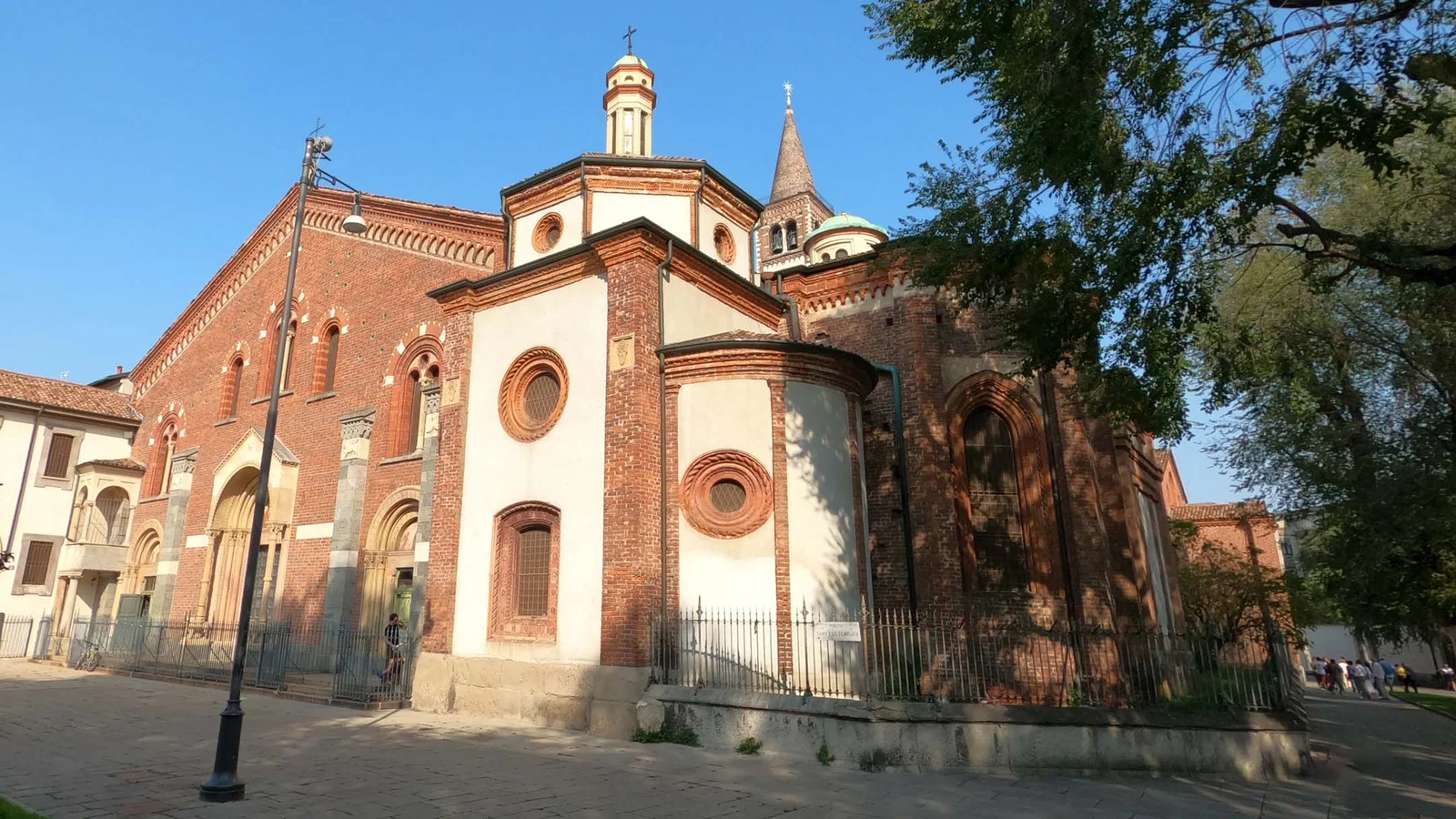 Basilique Sant’Eustorgio — Milan