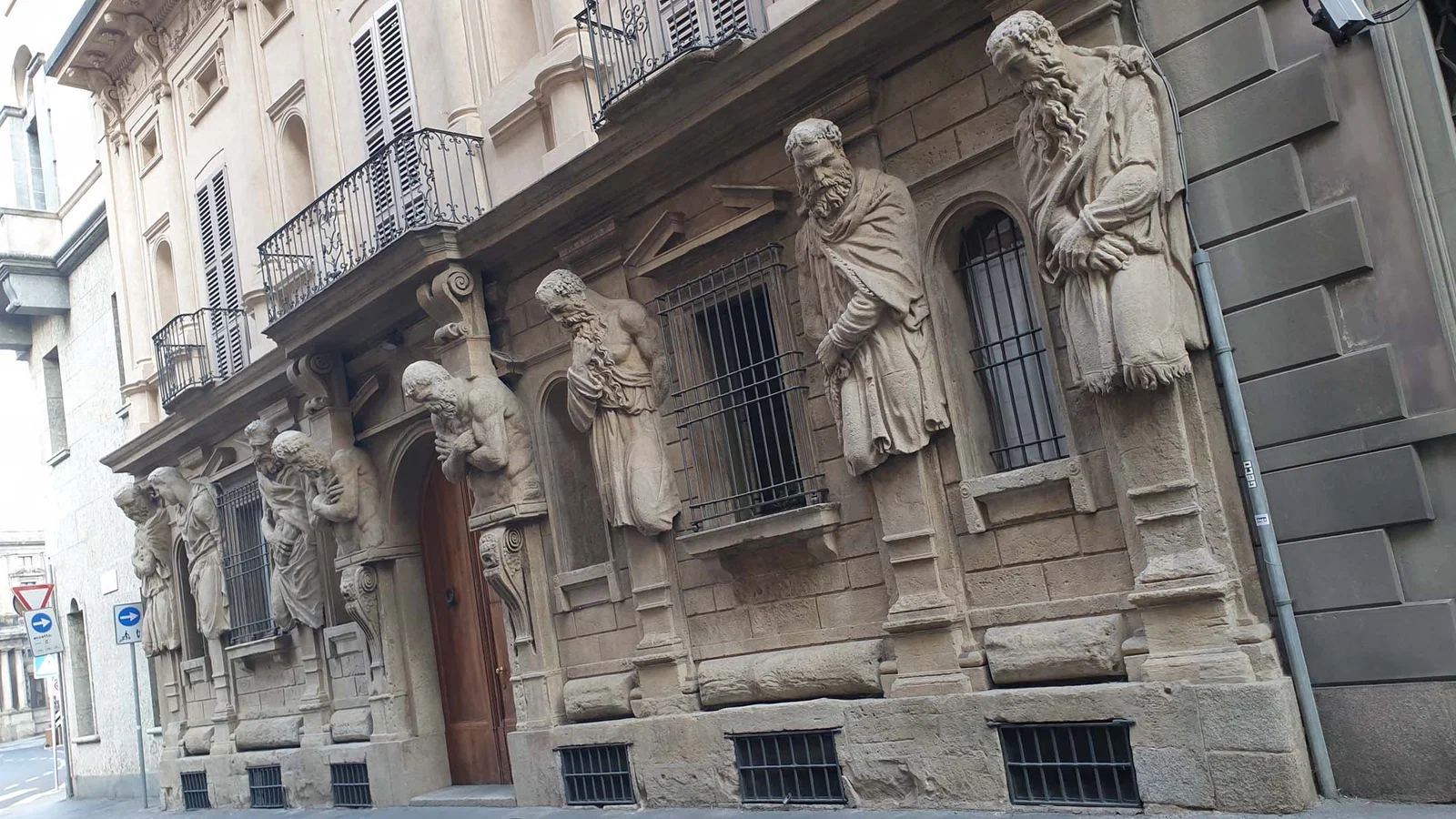 Casa degli Omenoni — Milan
