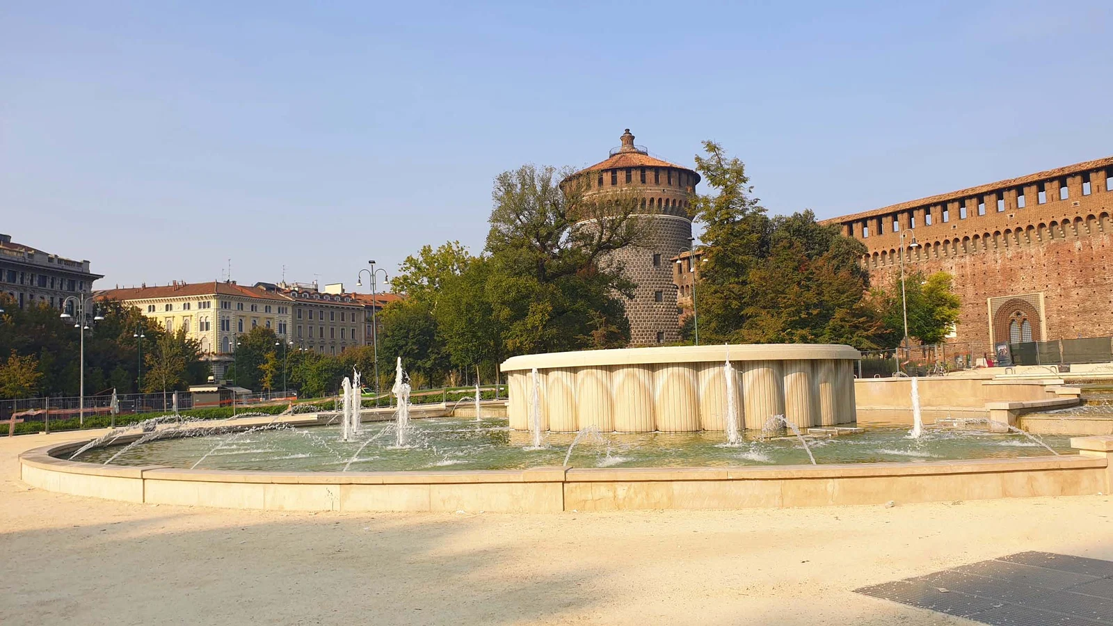 Fontaine de la place du Château — Milan