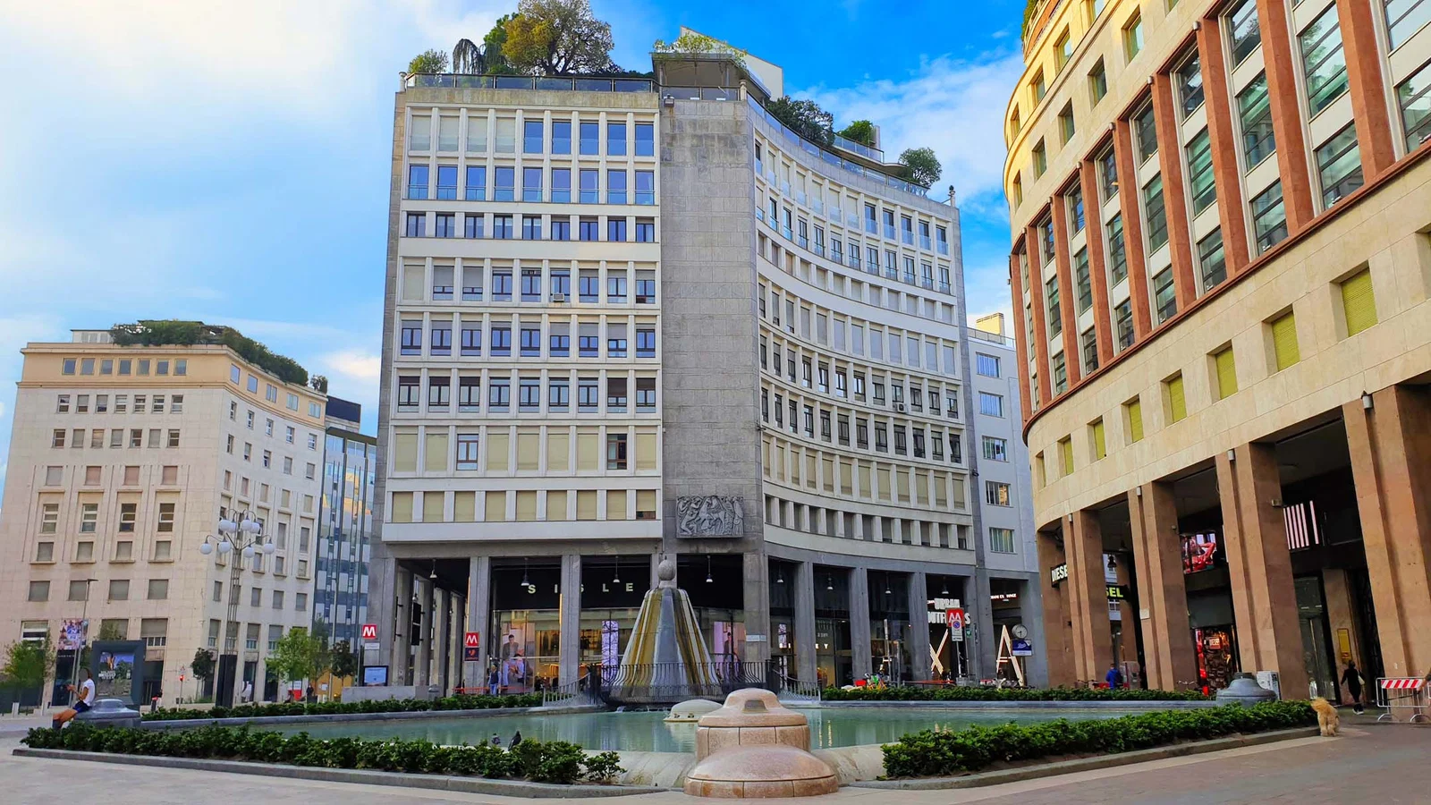Fontaine de San Babila — Milan