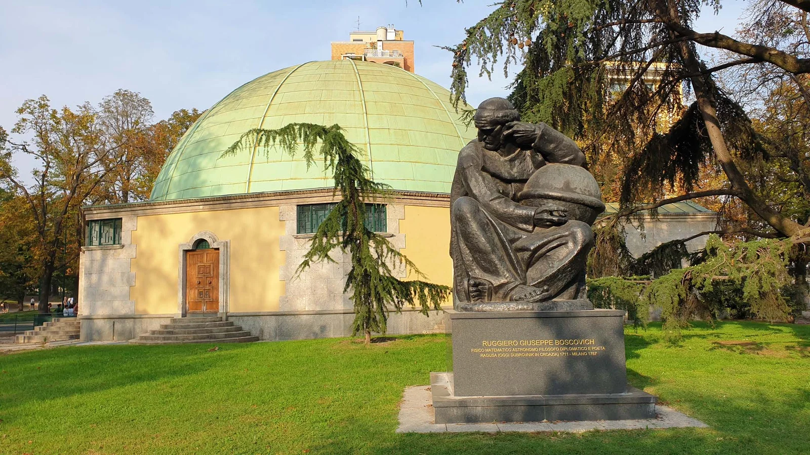 Monument à Ruggero Boscovich — Milan