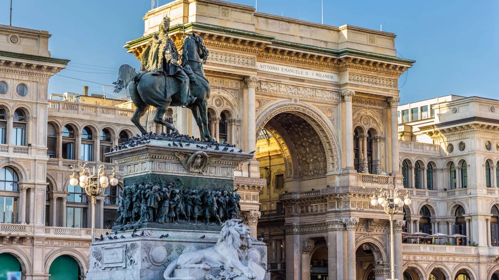 Statue de Victor-Emmanuel II — Milan