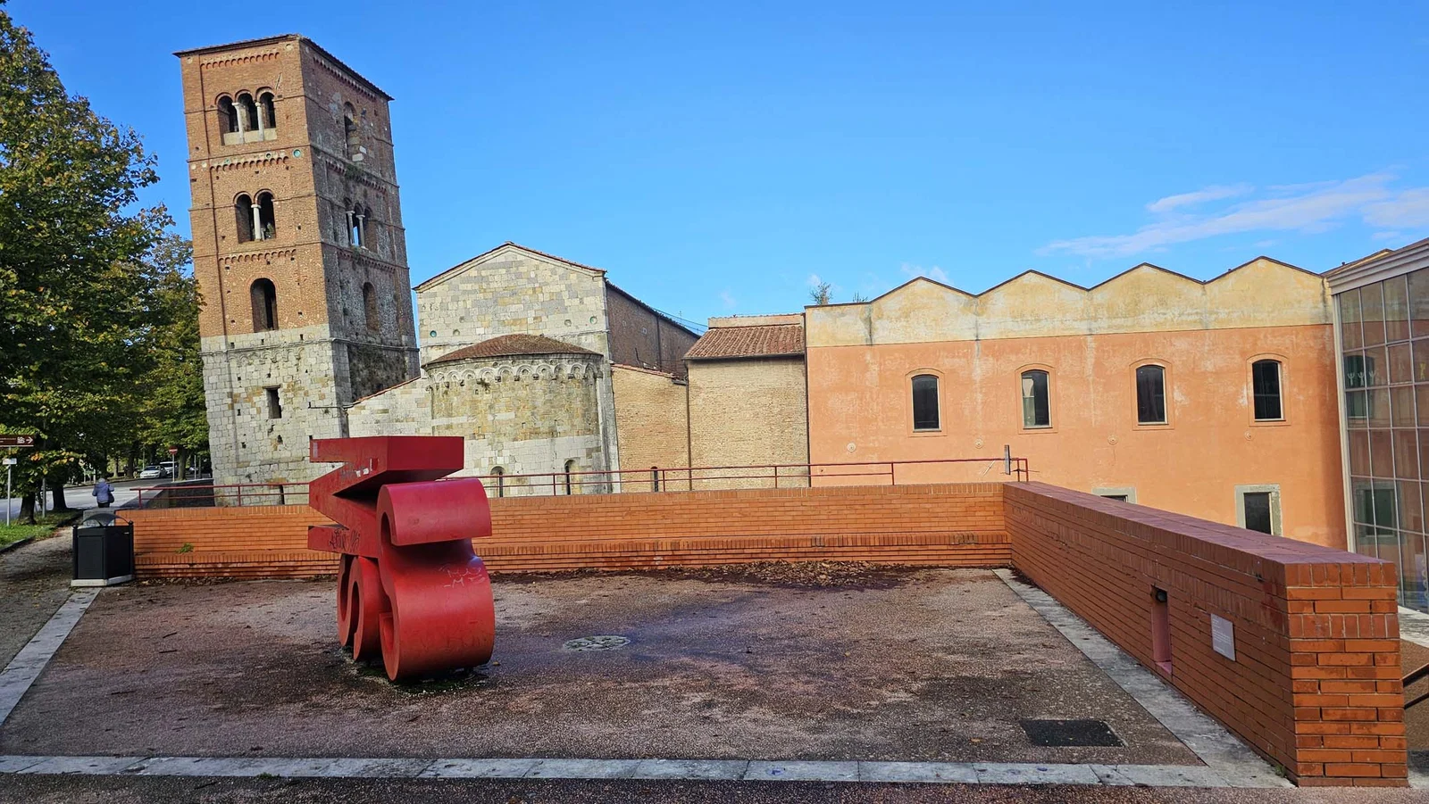 Le campanile incliné de San Michele degli Scalzi — Pise