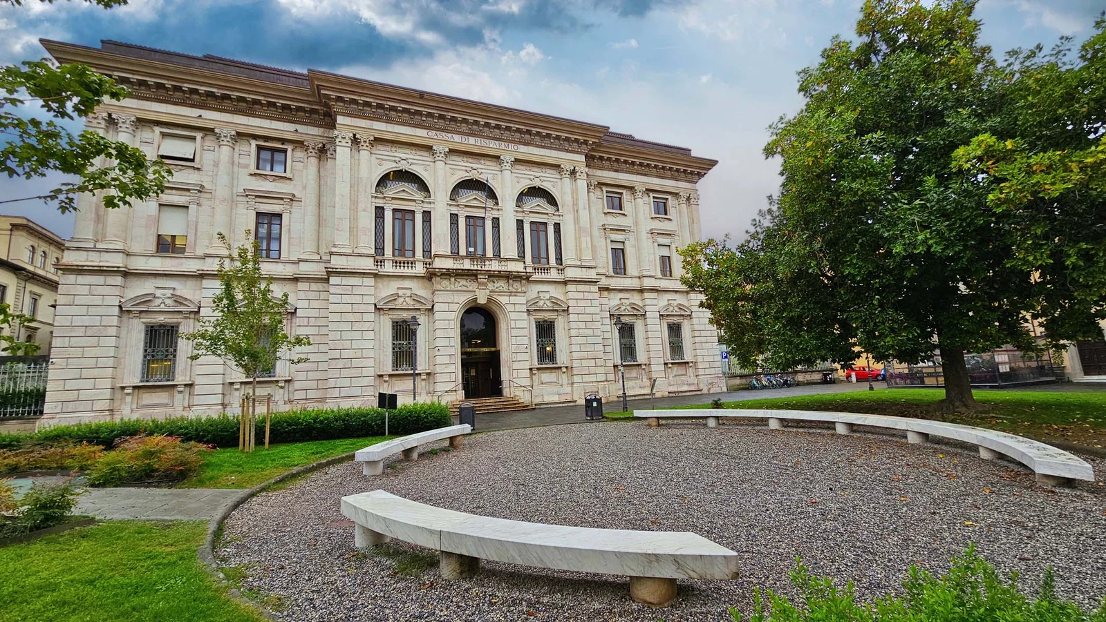 Cassa di Risparmio — Pise