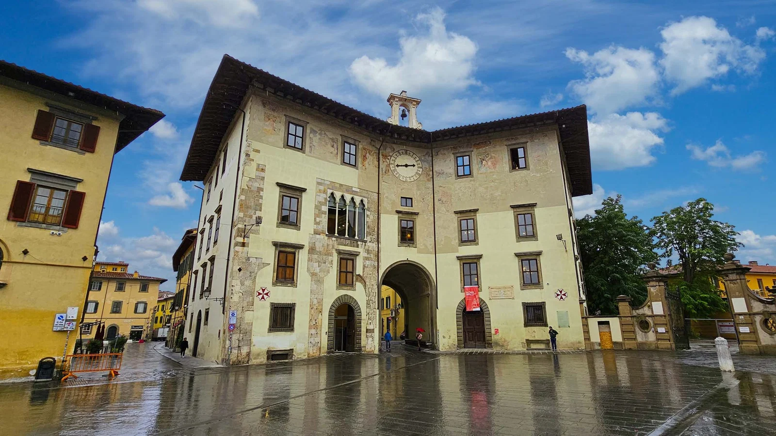 Palais de l’Horloge et tour de la Muda — Pise