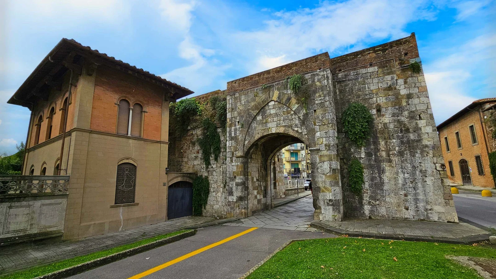 Porta a Mare / Porta della Degazia — Pise