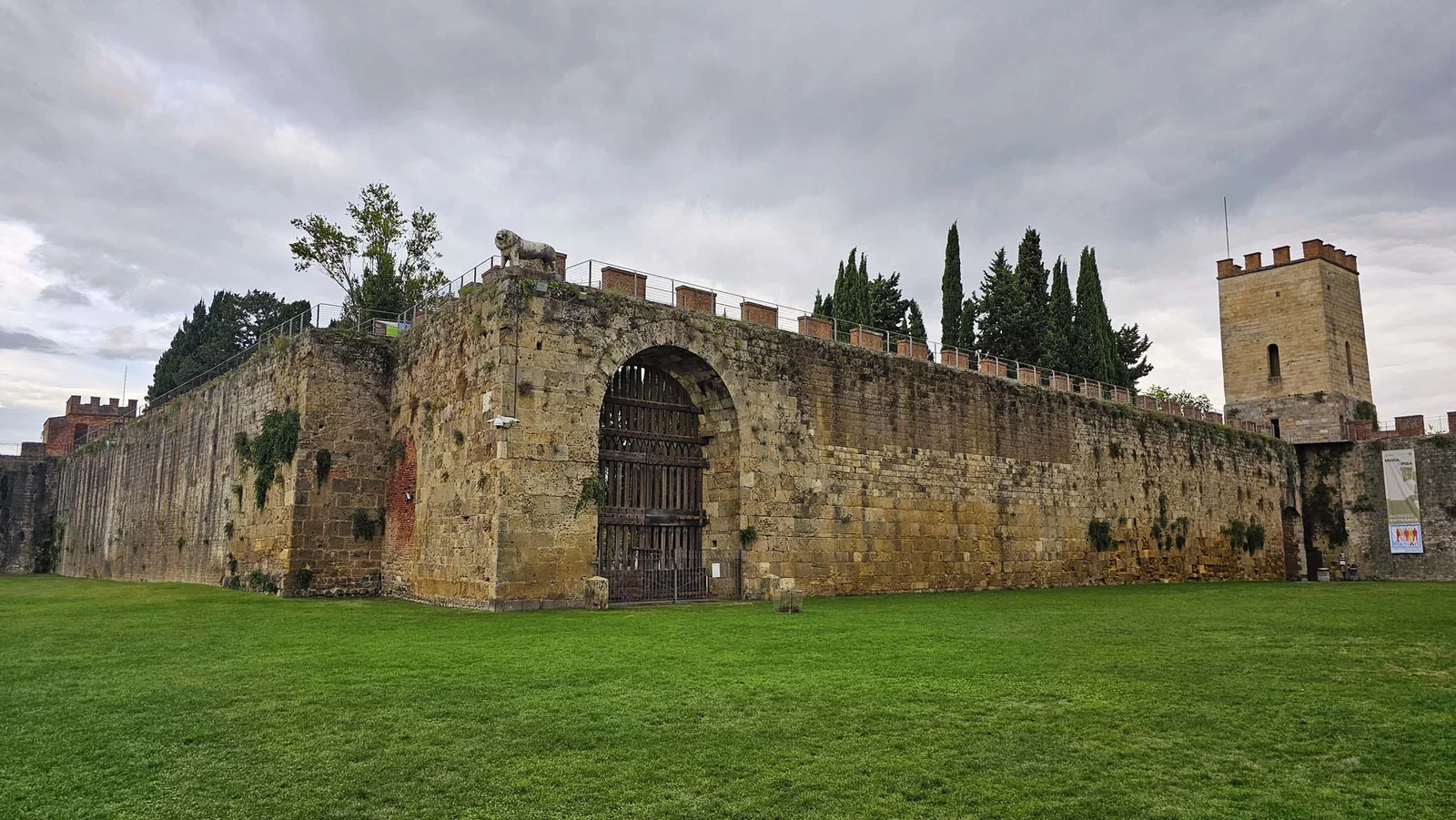 Porta del Leone — Pise