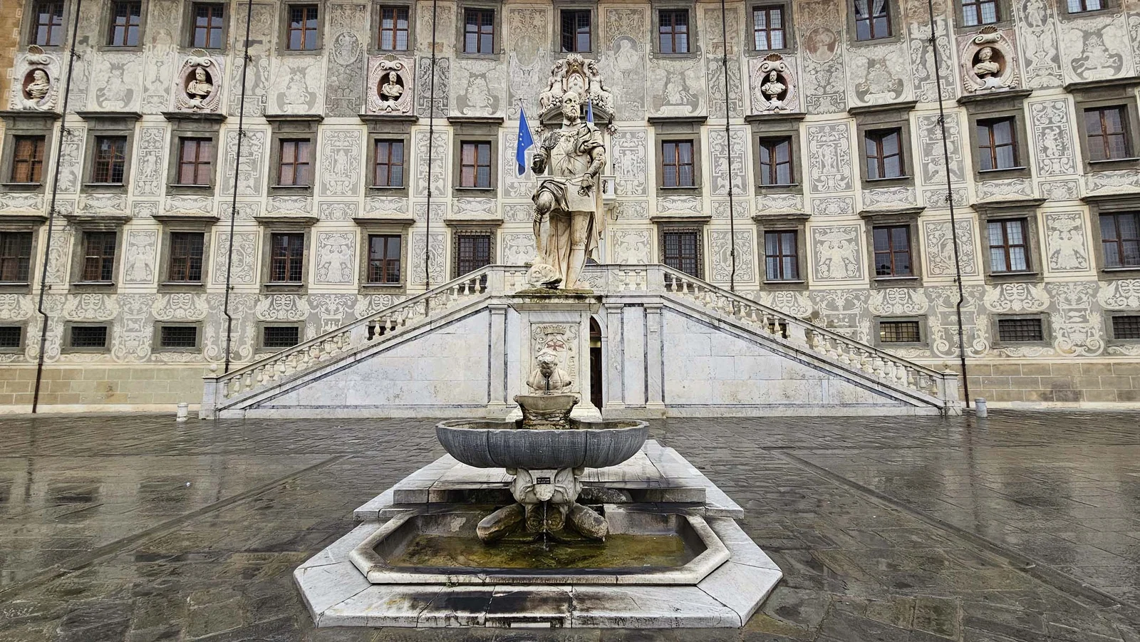 Statue de Cosme Ier — Pise