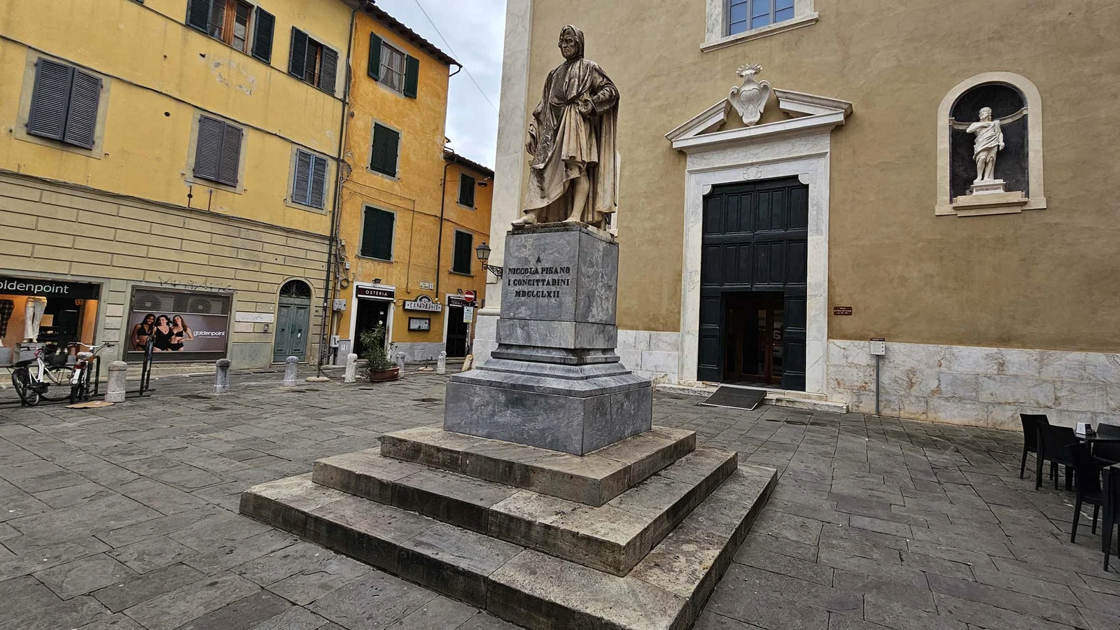 Statue de Nicola Pisano — Pise