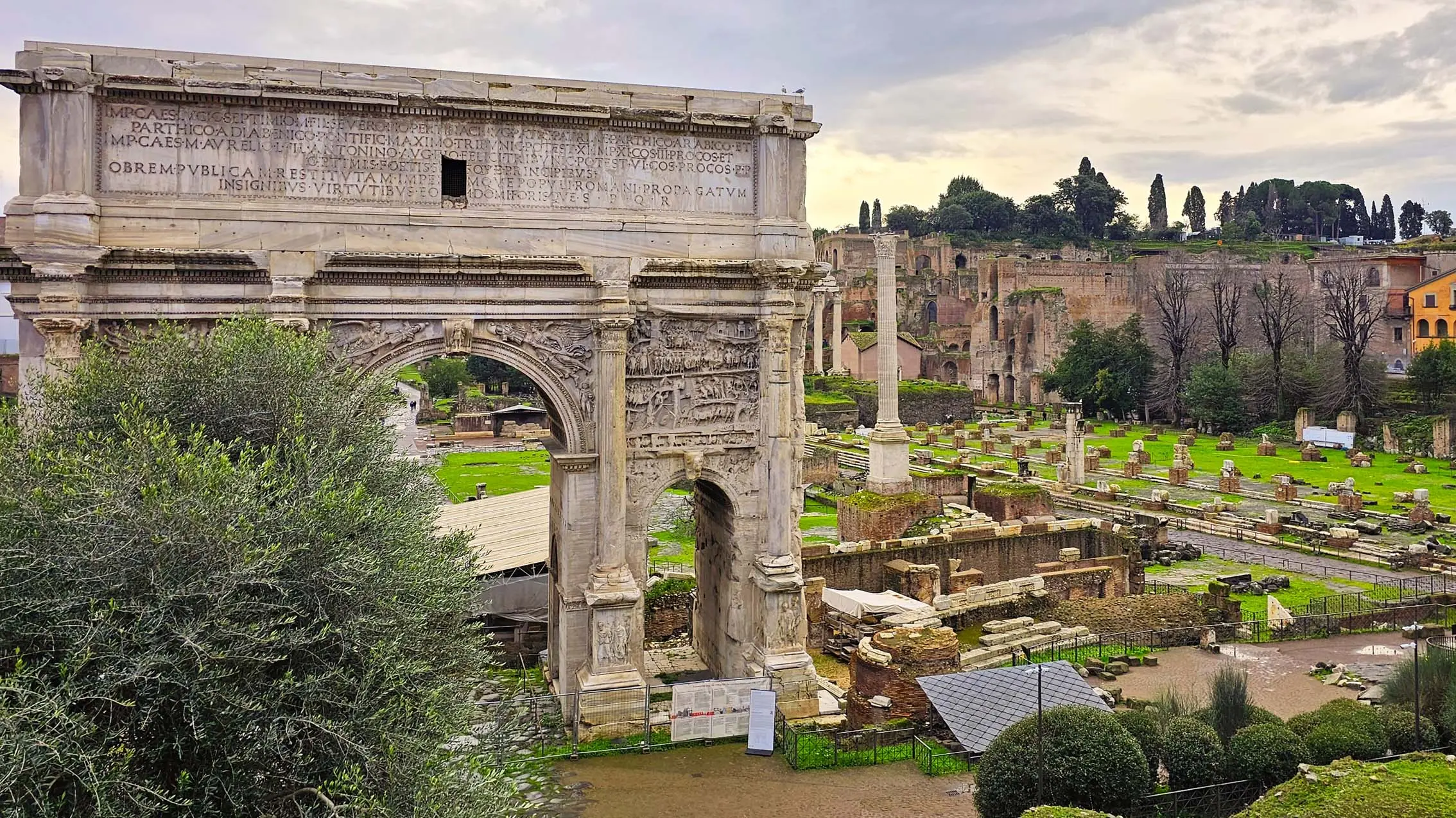 Arco di Settimio Severo à Rome en Italie
