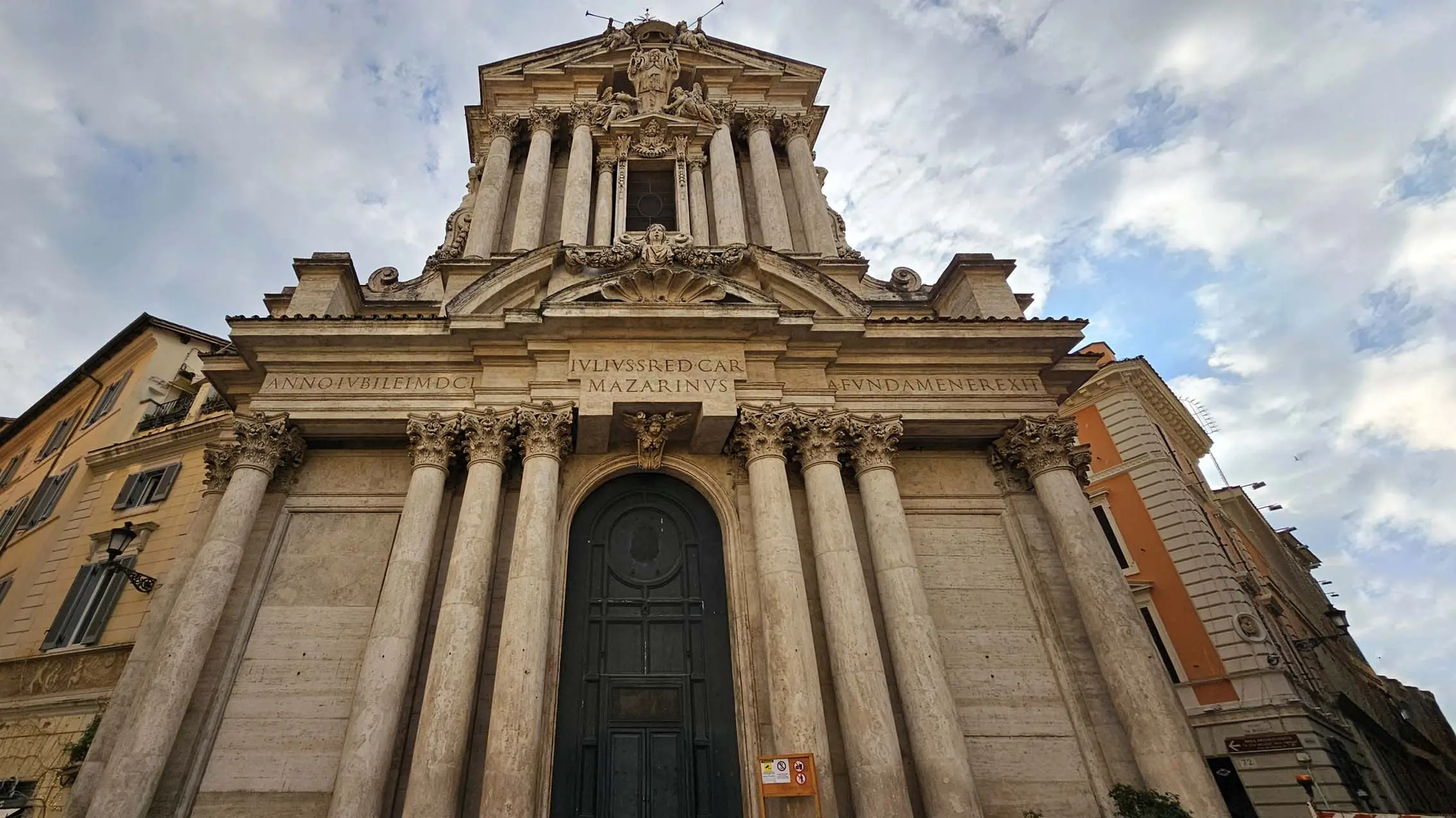 Chiesa Santi Vincenzo e Anastasio a Fontana di Trevi à Rome en Italie