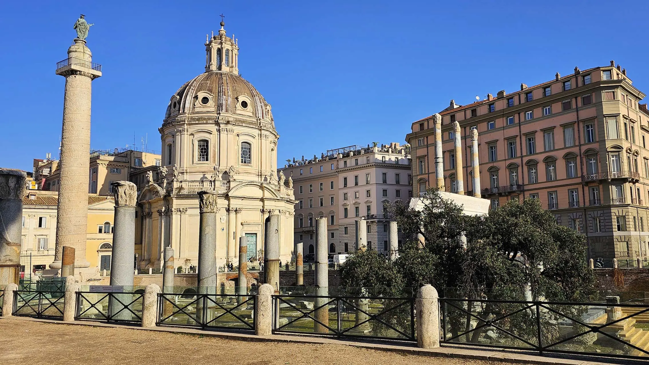 Colonne Trajane à Rome en Italie